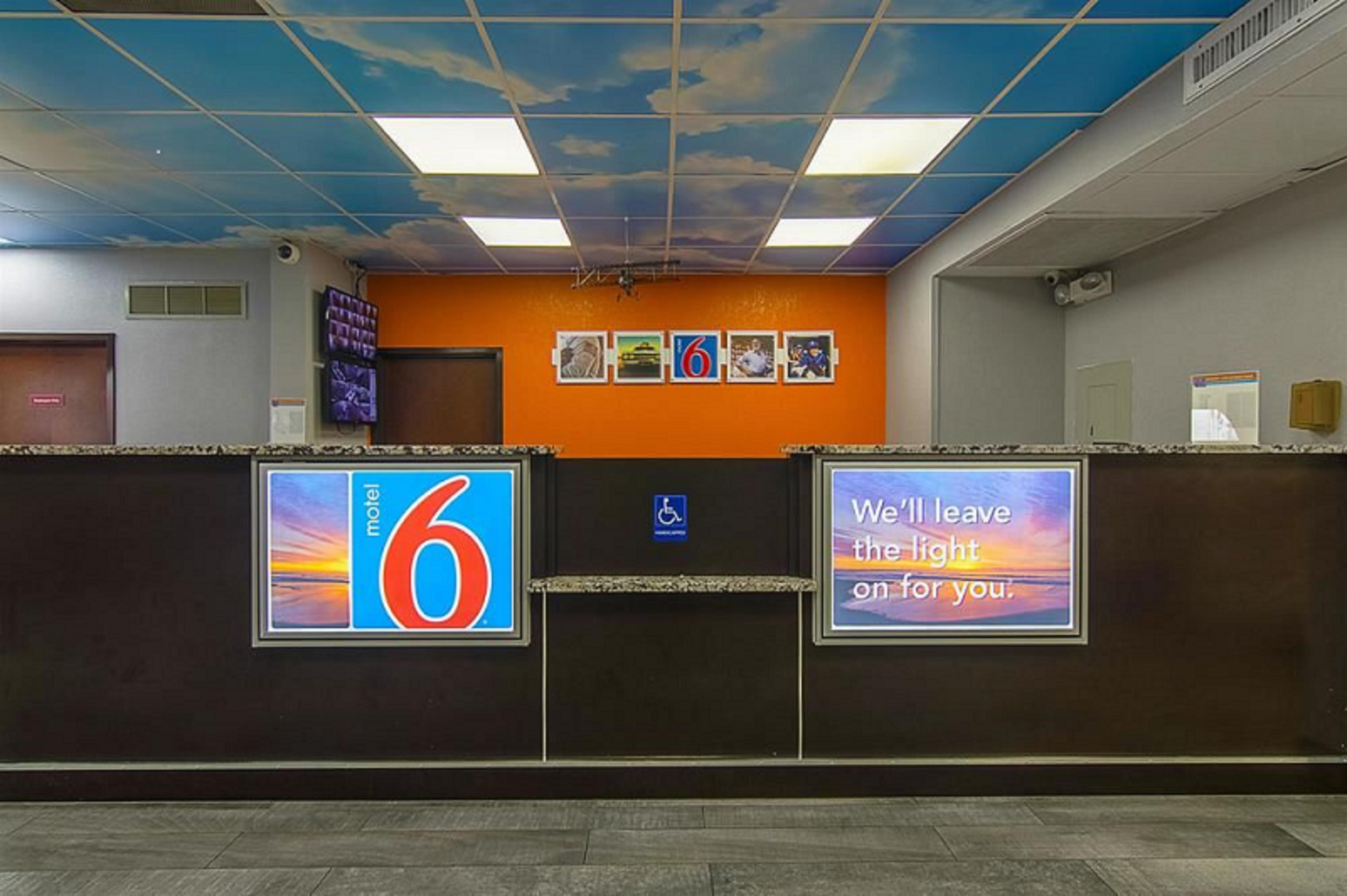 Motel 6-Atlanta, Ga - Atlanta Airport College Park Bagian luar foto
